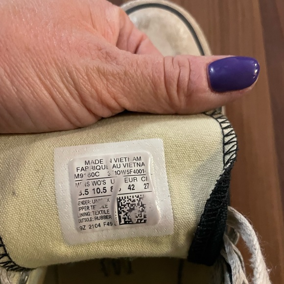 Converse Chuck Taylor Sneakers. Men’s 8.5/Women’s 10. Black. - Picture 2 of 2